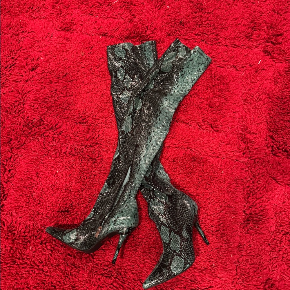 Dark green faux leather snakeskin boots
